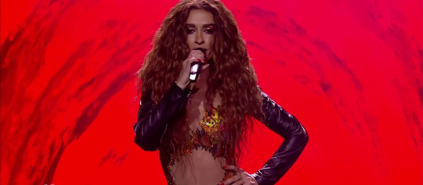 «Δεν κάνει κρύο στην Ελλάδα»: Η Ε.Φουρέιρα ποζάρει (ακόμα) με το μαγιό της (φώτο)